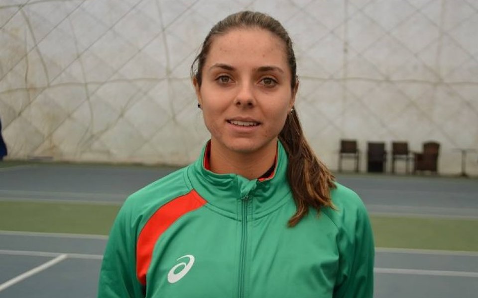 Вики Томова отпадна в първия кръг на турнир във Франция