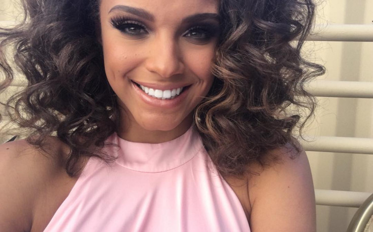 Чаровната муза на новата звезда на 