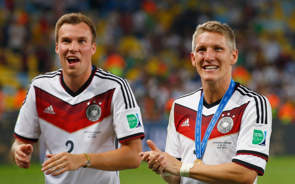 Световен шампион с Германия окачи бутонките