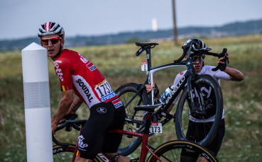 Колумбиец взе първия етап на Тур дьо Франс, Фрум падна