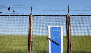 Брюксел предложи пари за центрове с имигранти в ЕС