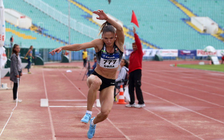Габриела Петрова триумфира с националната титла в тройния скок