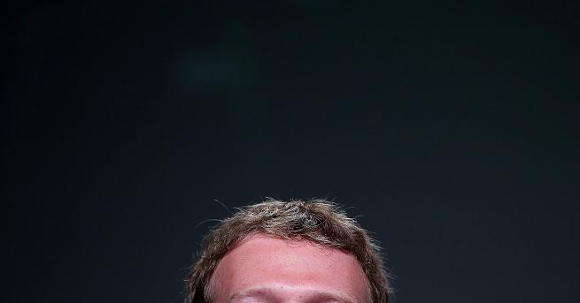 Британският регулатор на данните заяви че ще глоби Facebook с 500 милион