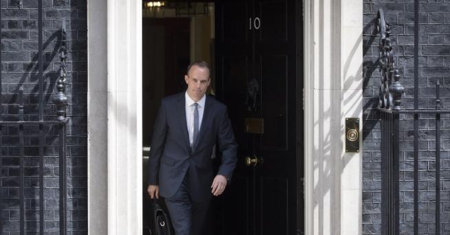 Новият британски министър за Брекзит Доминик Рааб предупреди че Лондон може