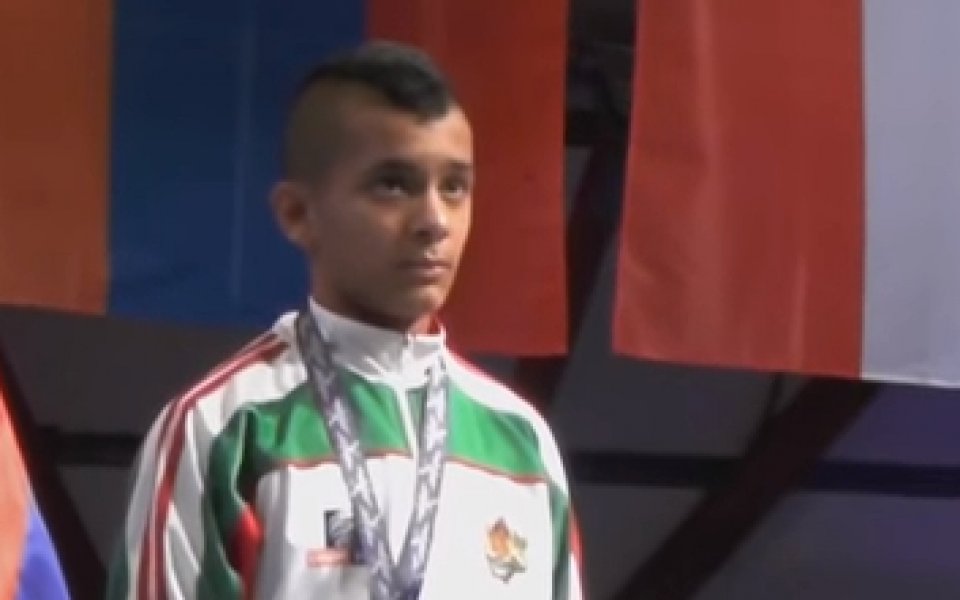 България с два сребърни медала още в първия ден на Европейското по щанги  при младите