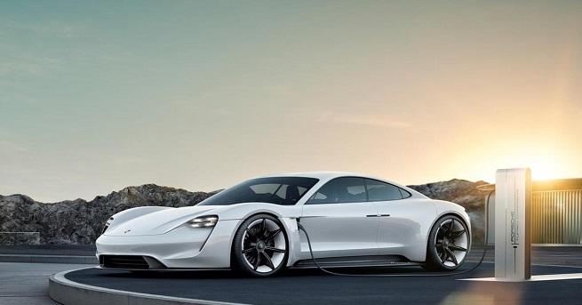 През 2015 г Porsche представи Mission E с което стана