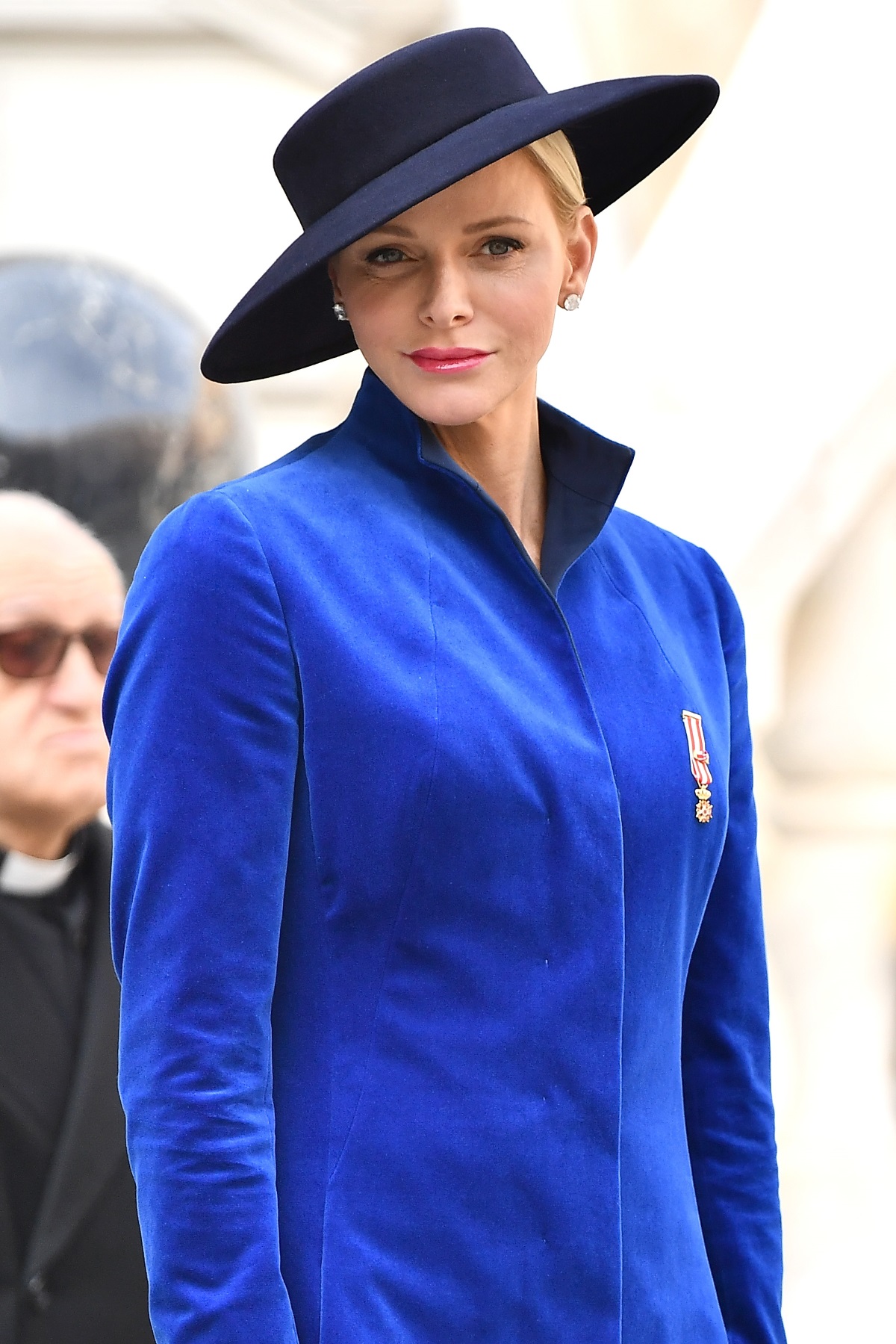 Чарлийн - принцесата на Монако, е известна с безупречния си стил. Независимо дали е облечена с дънки и сако на градинско парти, или с дълга сребриста рокля на официална вечеря, съпругата на принц Албер II изглежда впечатляващо.