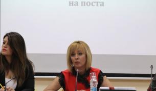 Манолова подкрепя Босия: Има предложение към Борисов