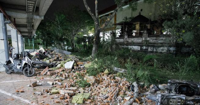 Най-малко 19 са жертвите на мощното земетресение с магнитуд 7