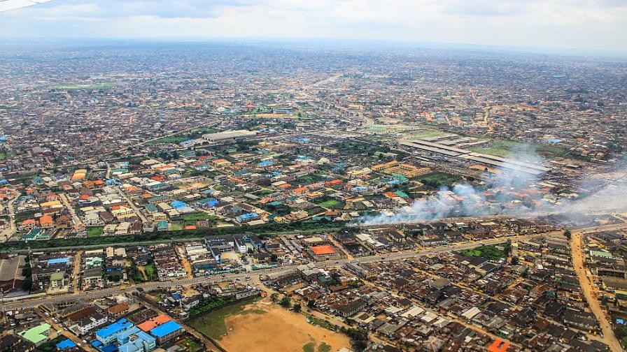 Близо 200 души са убити от въоръжени групи в Нигерия