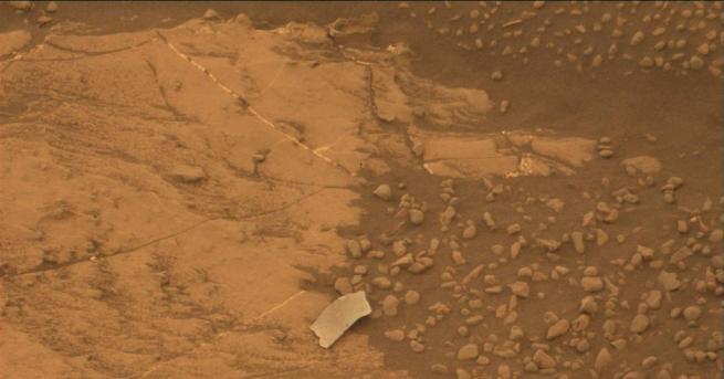 Екипът на марсохода Curiosity за кратко беше притеснен от непозната