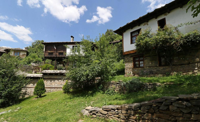 Село Лещен - връщане назад към корените и българщината (СНИМКИ)