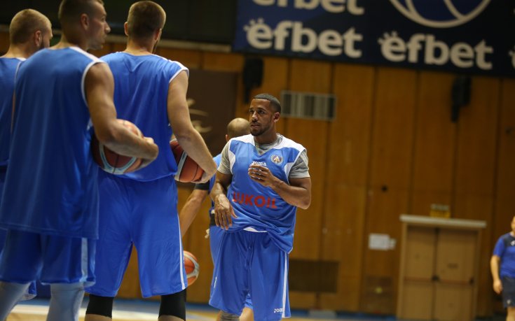 Левски Лукойл се справи с МЗТ от втория път