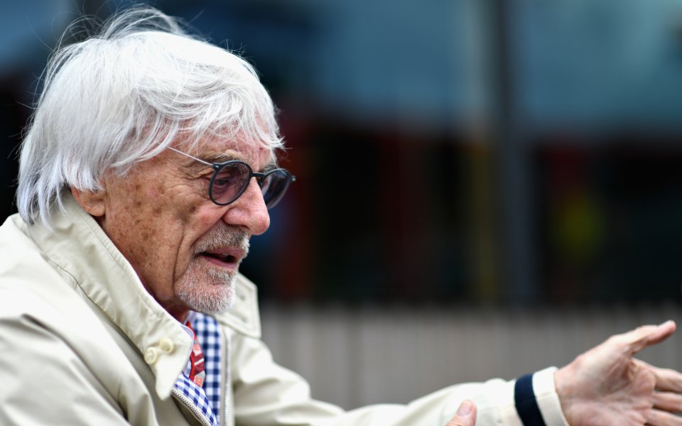 Бившият шеф на Формула 1 Бърни Екълстоун отрече да е