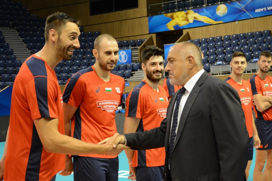 Бойко Борисов се срещна с волейболните ни национали във Варна1