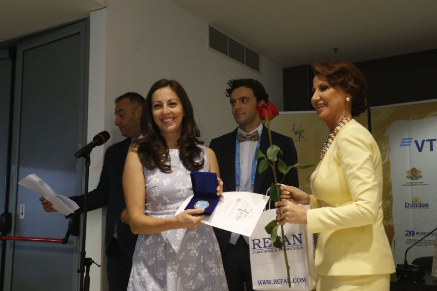 Награждаване на спортни журналисти от Илиана Раева1