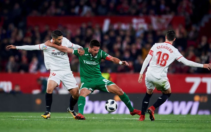 Дори срутила се трибуна не попречи на Севиля срещу Ейбар