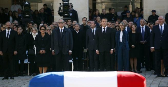 Франция отдаде почит Шарл Азнавур с тържествена церемония в двора