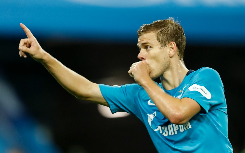 Руският нападателят Александър Кокорин ще продължи кариерата си в Локомотив