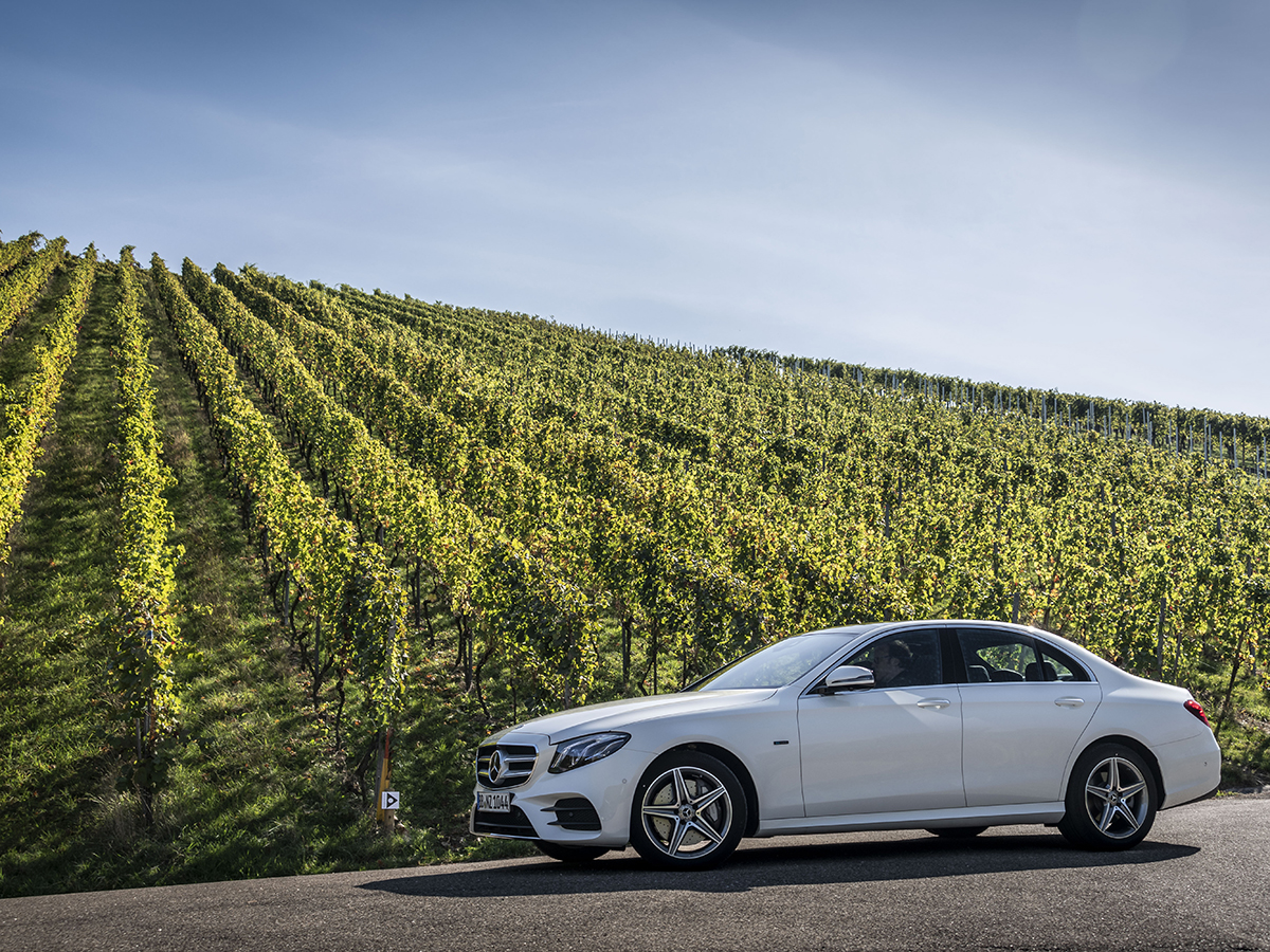 Електрическото бъдеще на Mercedes-Benz започва сега, а ние можем да се похвалим, че имахме възможността да го тестваме: ще ви представим първо хибридите S 560e и E 300e & 300de, а скоро след това и водородно-електрическото чудо GLC F-CELL.