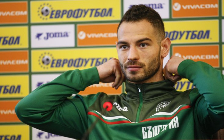 Левски преговаря с национал на България