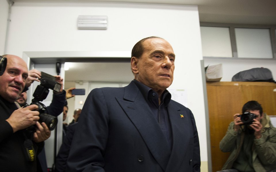Хубави вести - изведоха Берлускони от интензивното