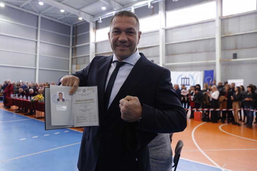 Кубрат Пулев се дипломира в НСА1