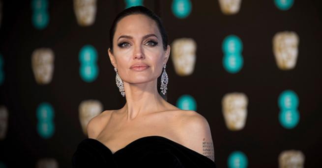 Анджелина Джоли не харесва медийна светлина под която се осветява