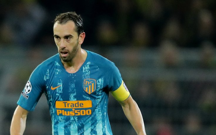 Атлетико притиснат да реши бъдещето на двама играчи