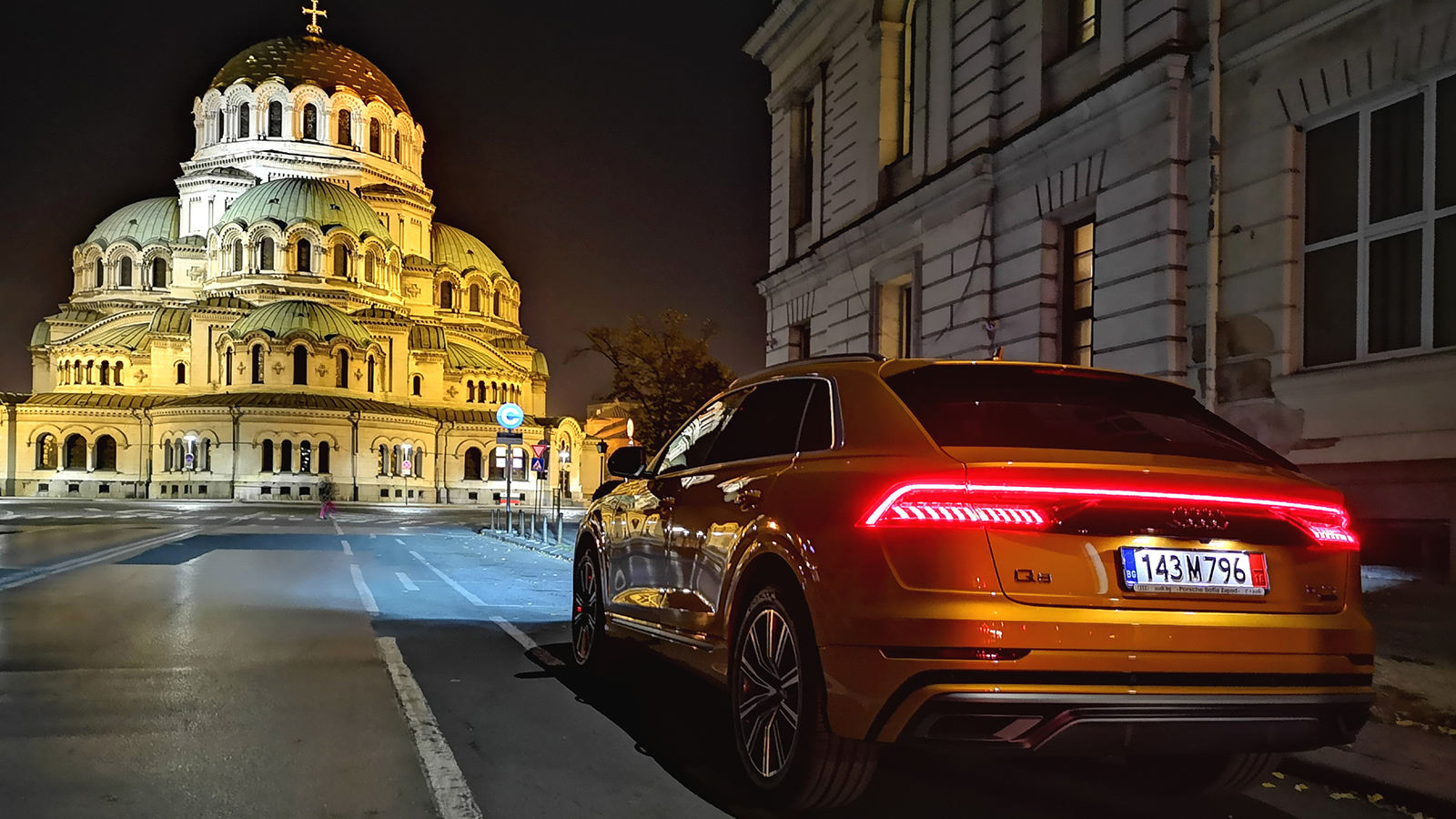 Audi Q8 е като катедрала на колела (тест драйв)