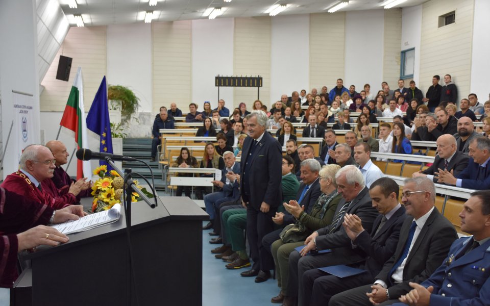 Президентът на международната федерация по айкидо с лекция в НСА