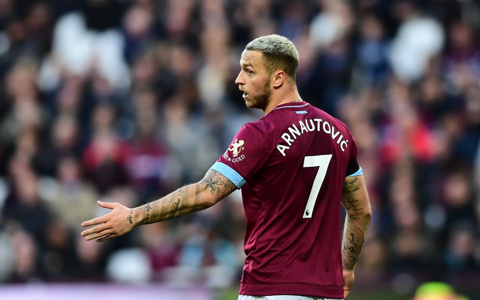 Нападателят на китайския Шанхай СИПГ Марко Арнаутович може да се