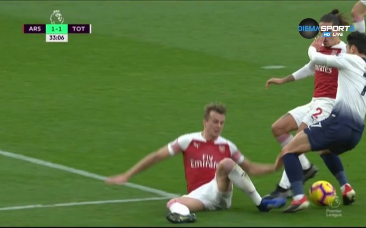 На забавен кадър: Симулира ли Сон за дузпата срещу Арсенал?