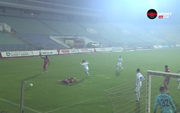 ЦСКА протестира за дузпа, Волен Чинков остана безмълвен