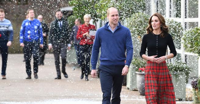 Принц Уилям и съпругата му Катрин и тази година организираха Коледно парти за семействата на