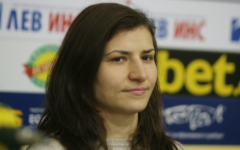 Шампионката Стойка Петрова няма да сменя категорията