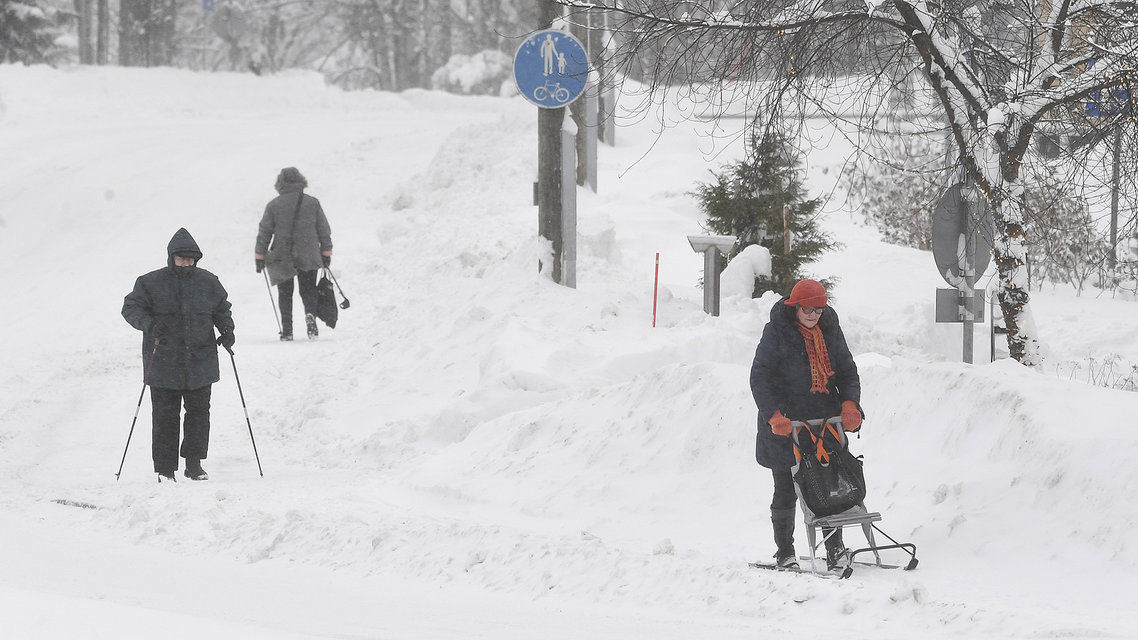 Финландия, тежка зимна буря със скорост на вятъра до 41 метра в секунда в крайбрежните зони, а по-късно в южната и централна част, подобри рекордите за скорост на вятъра от 1971 г.