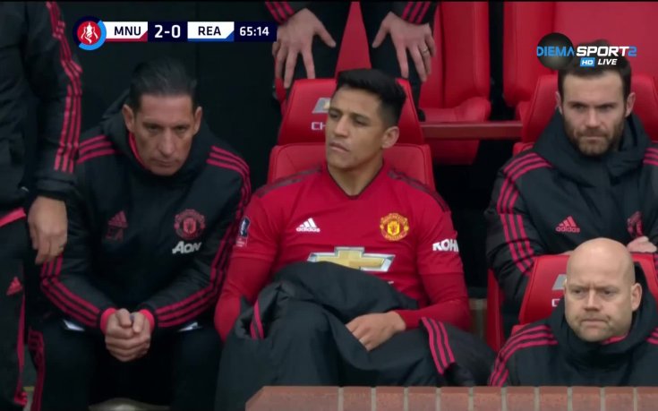 Санчес, така става като седнеш на мястото на треньора...