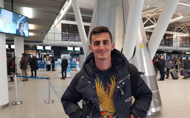 Пищна моделка краси дните на български национал