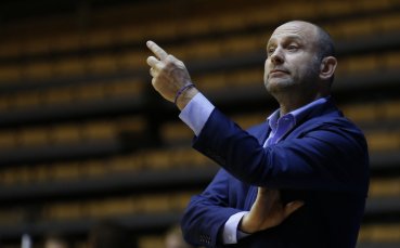 Наставникът на баскетболния Левски Лукойл Константин Папазов коментира ситуацията в
