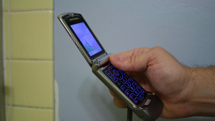  Motorola показва сгъваем смарт телефон през ноември 