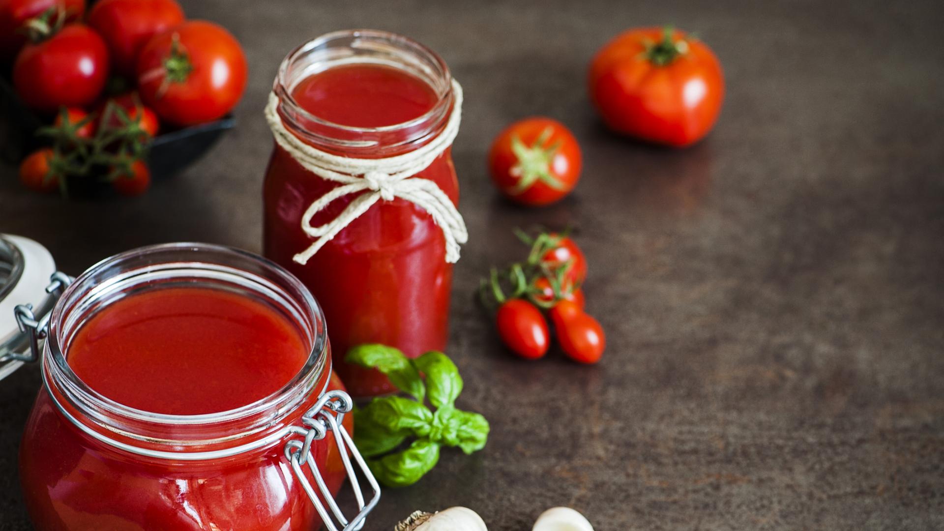 3 бързи рецепти с домати от бурканите на баба