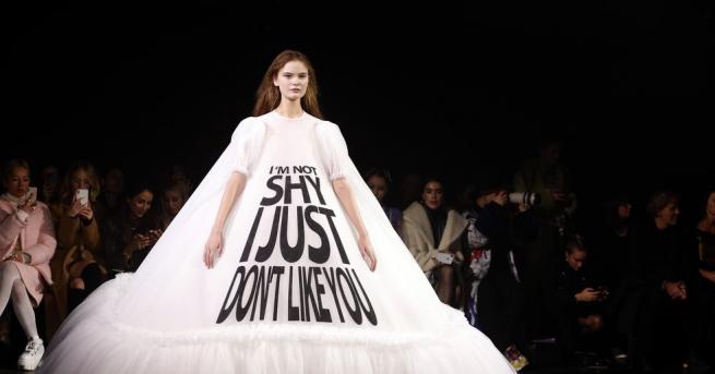 Интернет е щур неочакван изпълнен със странни неща някои от