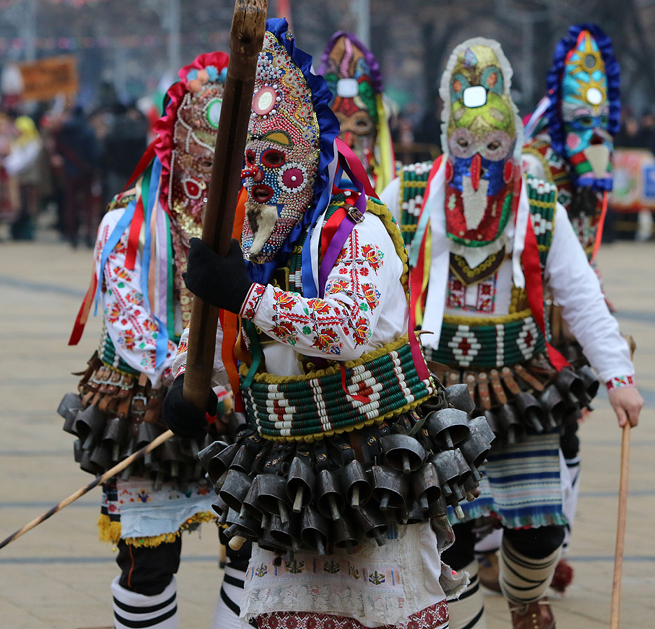 "Сурва" в Перник