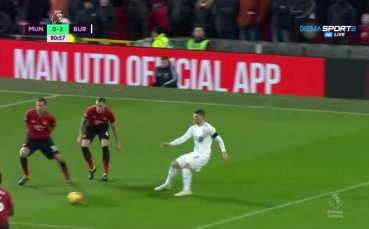 Манчестър Юнайтед - Бърнли 2:2 /репортаж/