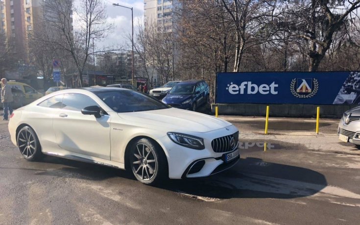 Валери Божинов пристигна на Герена с луксозен автомобил