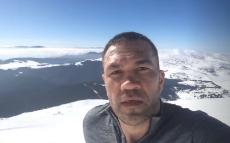 Кобрата черпи енергия от планината