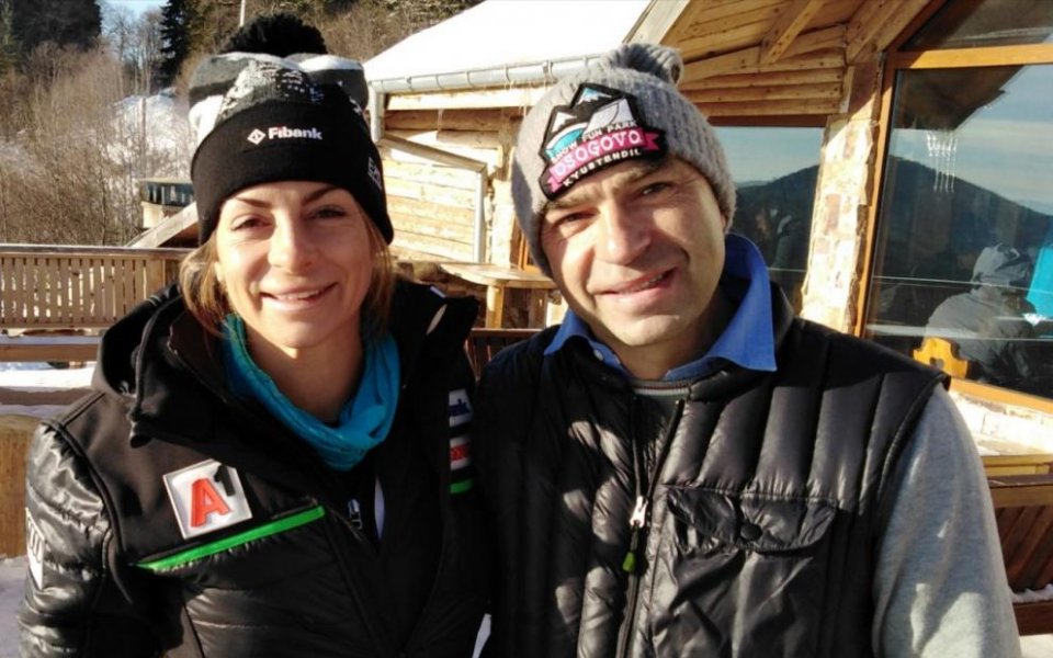 Сани Жекова триумфира в ски център 