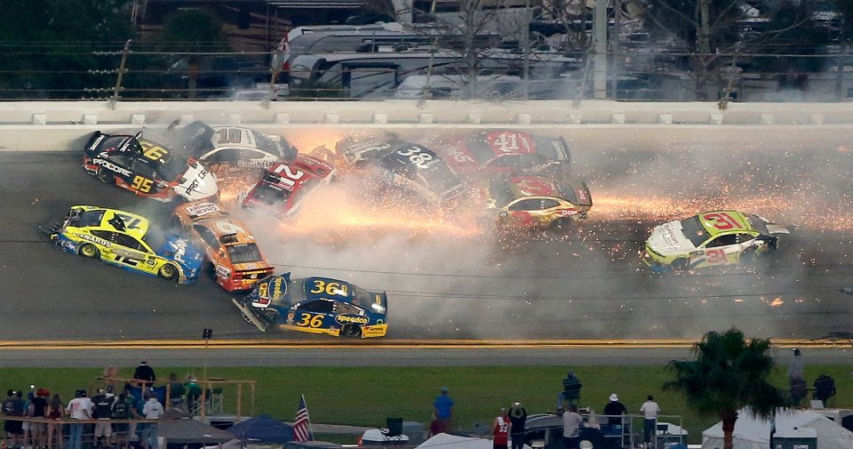 Брутална катастрофа с 21 болида на Daytona 5001