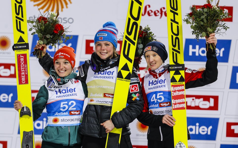 Норвежката Марен Лундби, която е олимпийска шампионка в ски скок